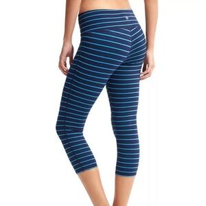 NWT $64 Size XS Athleta Stripes Chaturanga Capri Blue Pants
